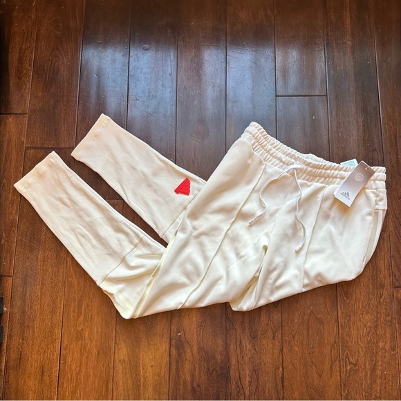 Adidas Women's Regular Fit Elastic Waist Zip Pockets Tricot Pants Off White NWT - Picture 1 of 12